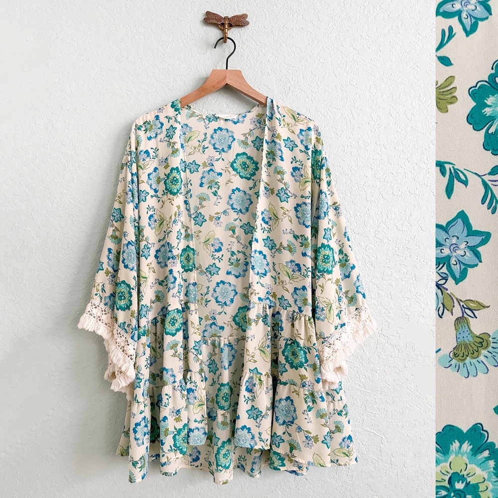 Entro Floral Kimono in Cream and Blue
